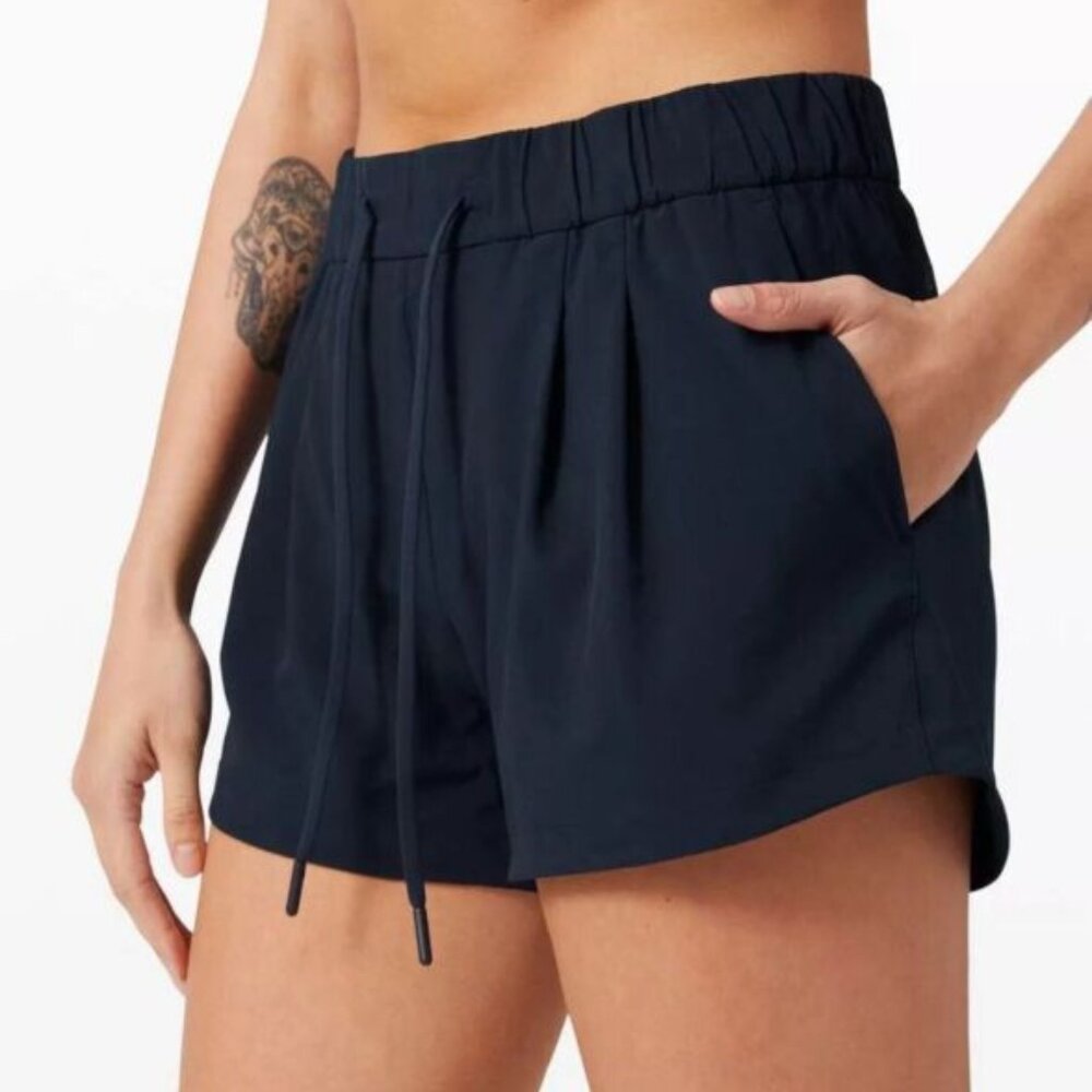 Lululemon Stroll at Sundown Shorts – Black, 3” Inseam, Size 6